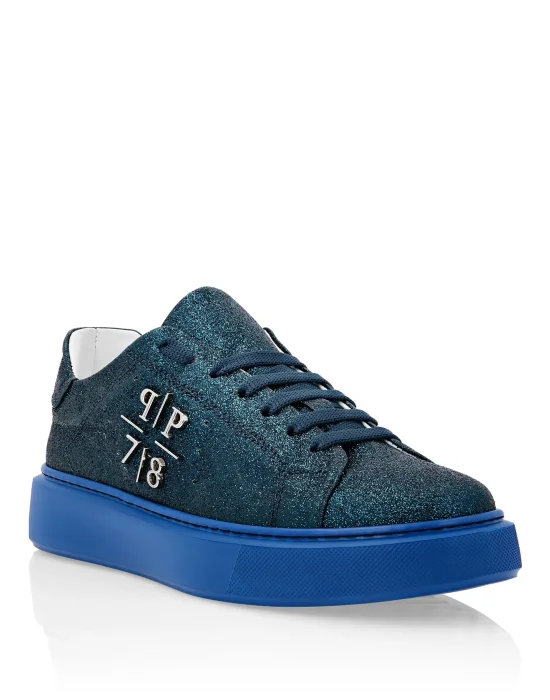 Lo-Top Sneakers