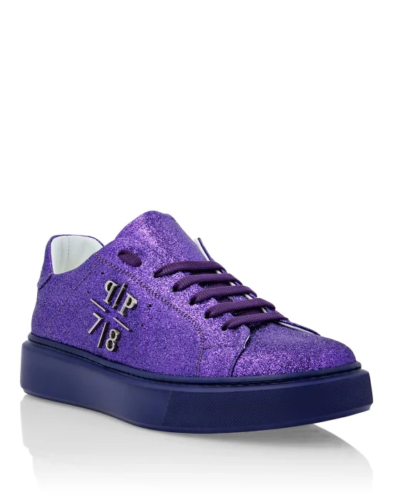 Lo-Top Sneakers