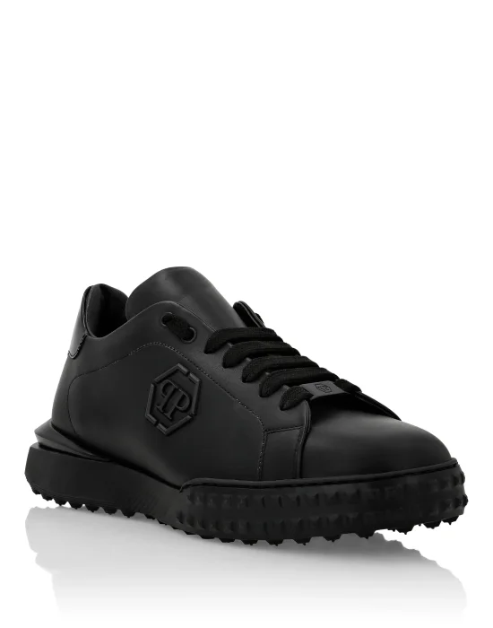 Lo-Top Sneakers