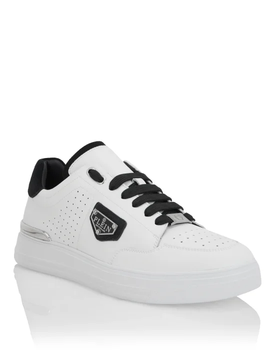 Low-Top Sneakers Triangle