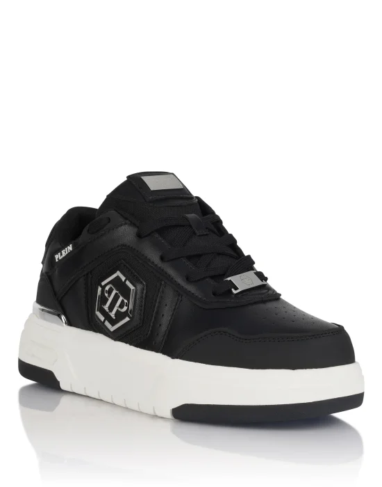 Low-Top Sneakers SK8R
