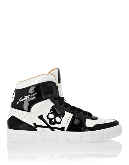 Hi-Top Sneakers Skull