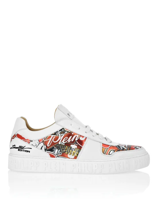 Low Top Sneakers Golden Eagle