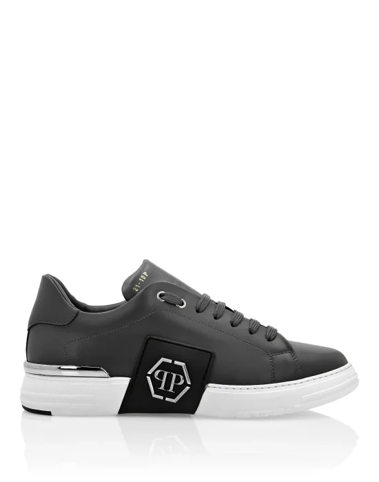 LO-TOP SNEAKERS PHANTOM KICK$ LEATHER Platinum HEXAGON