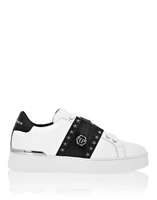 Lo-Top Sneakers