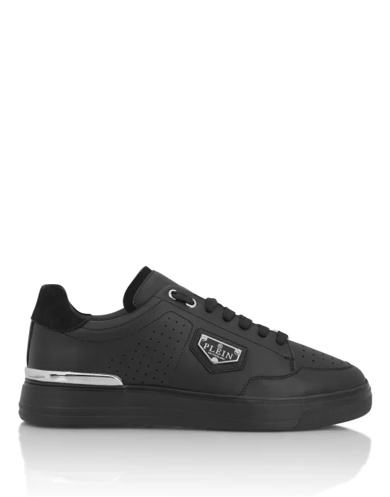 Low-Top Sneakers Triangle