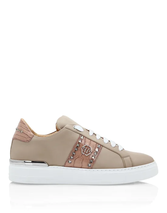 Leather Lo-Top Sneakers Signature