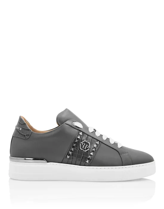 Leather Lo-Top Sneakers Signature